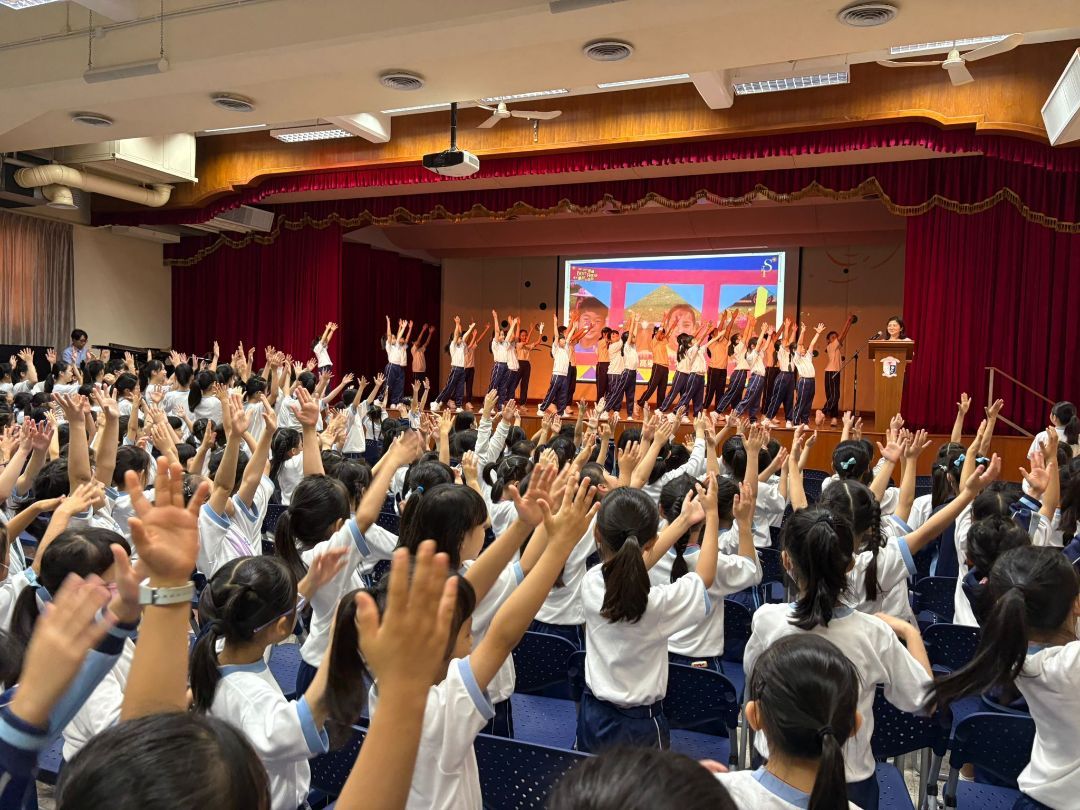 全場氣氛高漲，投入Action Song環節
