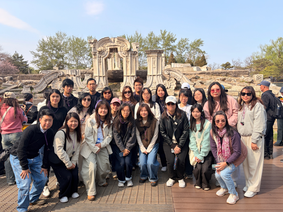 教師參觀圓明園，體會戰爭帶來的深刻傷痕